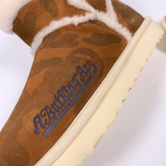 UGG MEN x A BATHING APE Classic Mini Chesnut Boots - Picture 6 of 8